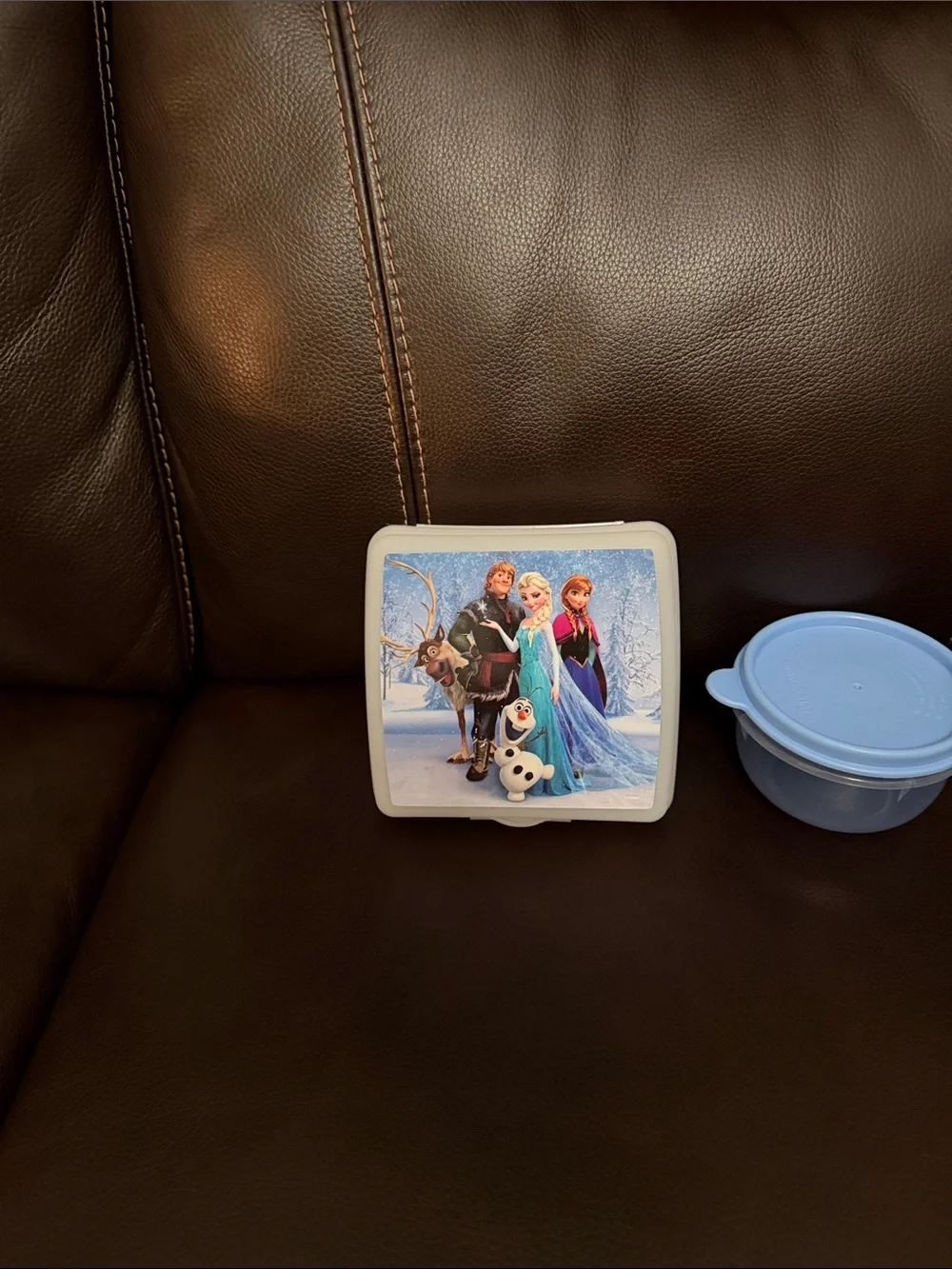 Tupperware - Disney’s Frozen - sandwich keeper